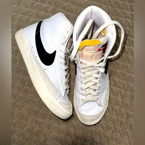 Nike Blazer Mid '77
Women's Shoes